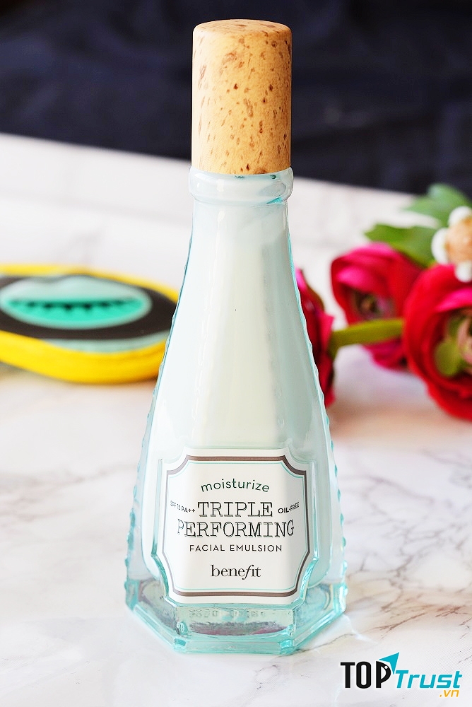 Triple Performing Facial Emulsion SPF15 PA++ Oil Free