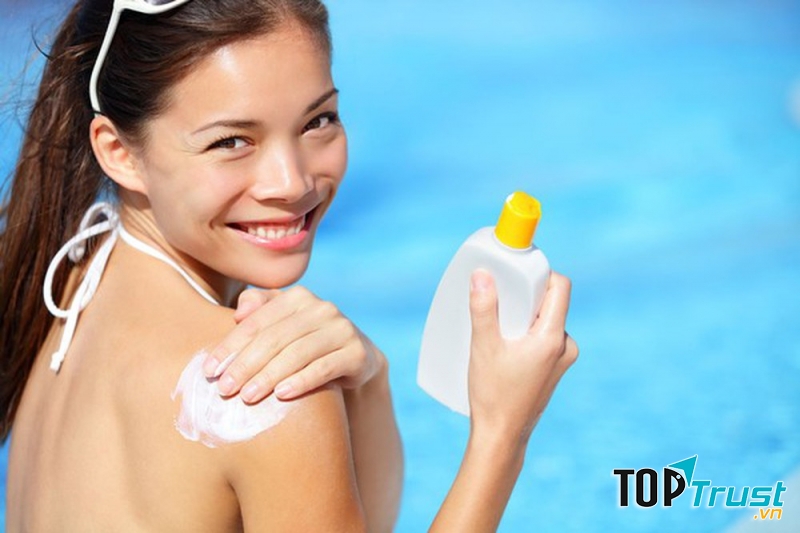 Dùng kem chống nắng