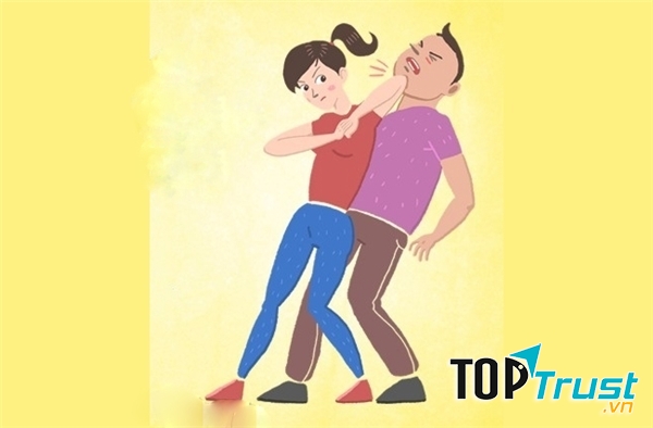 Dùng khuỷu tay chống trả đối phương