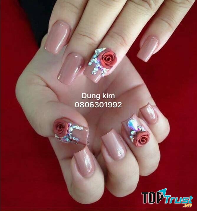 Dung Kim Nail