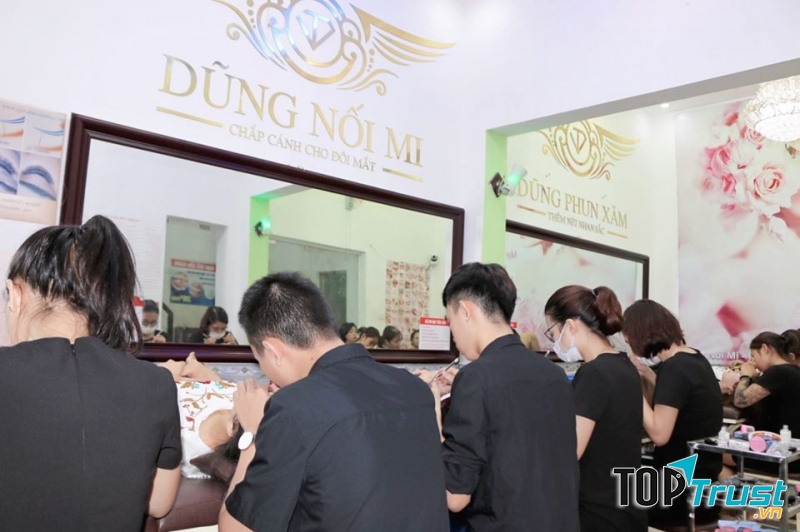 Dũng Nối Mi