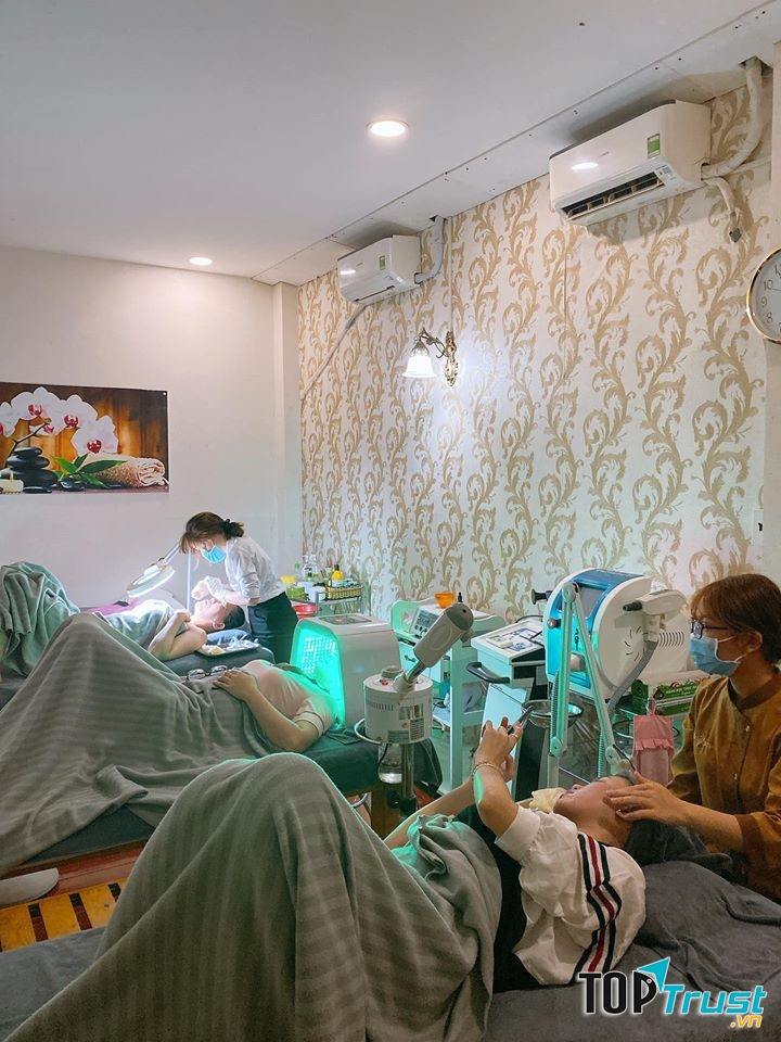 Điều trị mụn uy tín tại Dung Spa