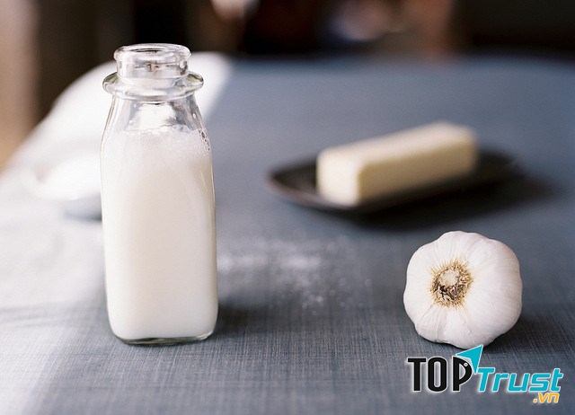 Tỏi có thể thay keo dính