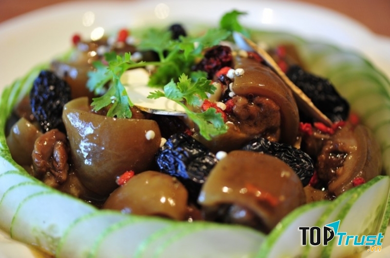 Đuôi Lợn Hầm Thuốc Bắc