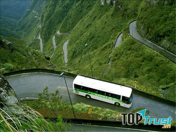 Đường cao tốc Halsema được xem là một con đường có độ cao cao nhất ở Philippines
