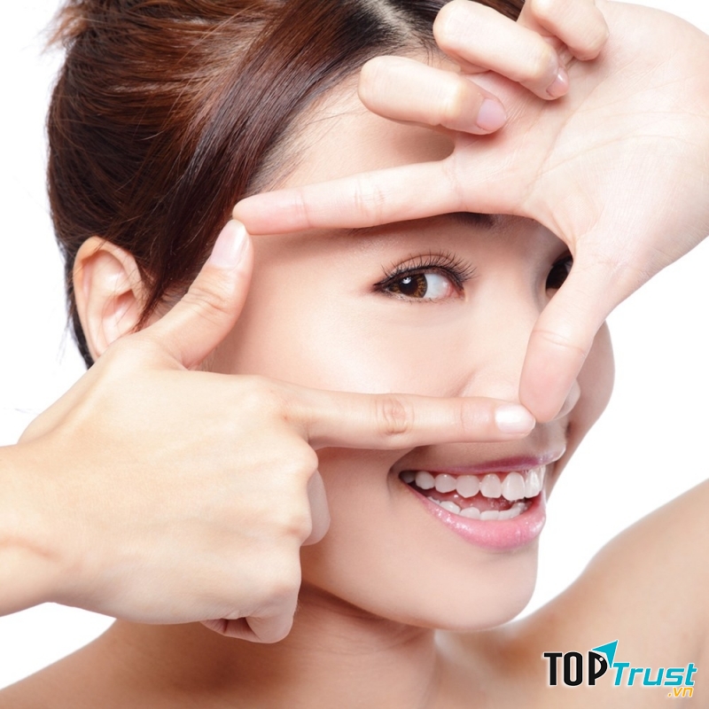 Dưỡng da vùng mắt để có được gương mặt rạng rỡ