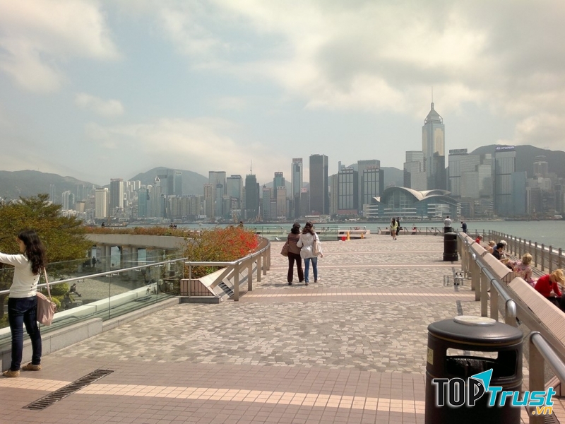 Đường đi bộ Tsim Sha Tsui, Hong Kong được bầu chọn là con đường đi bộ đẹp nhất thế giới
