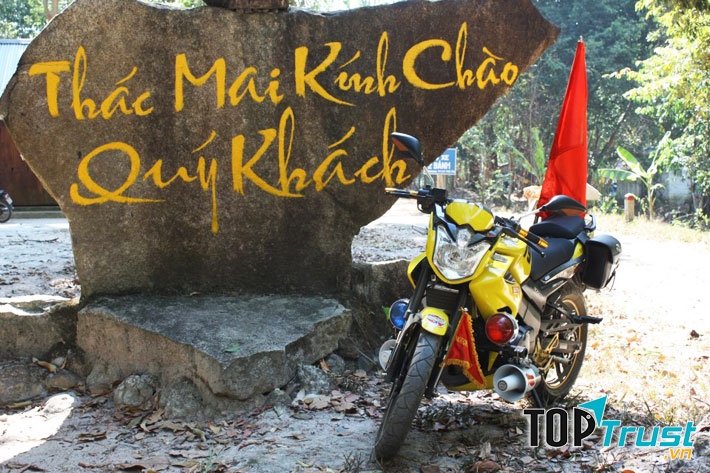 Với các bạn trẻ yêu thích phượt có thể chọn phương tiện di chuyển là xe máy