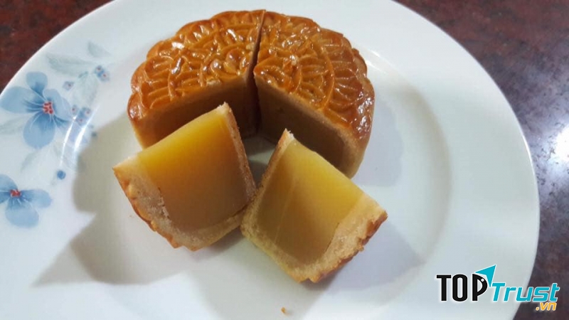 Bánh nướng nhân đậu xanh nhuyễn mịn thơm ngon