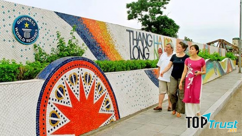 Đường gốm sứ ven sông Hồng