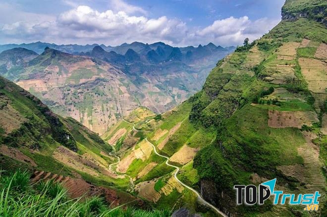 Khung cảnh nên thơ, hùng vĩ của Mã Pí Lèng