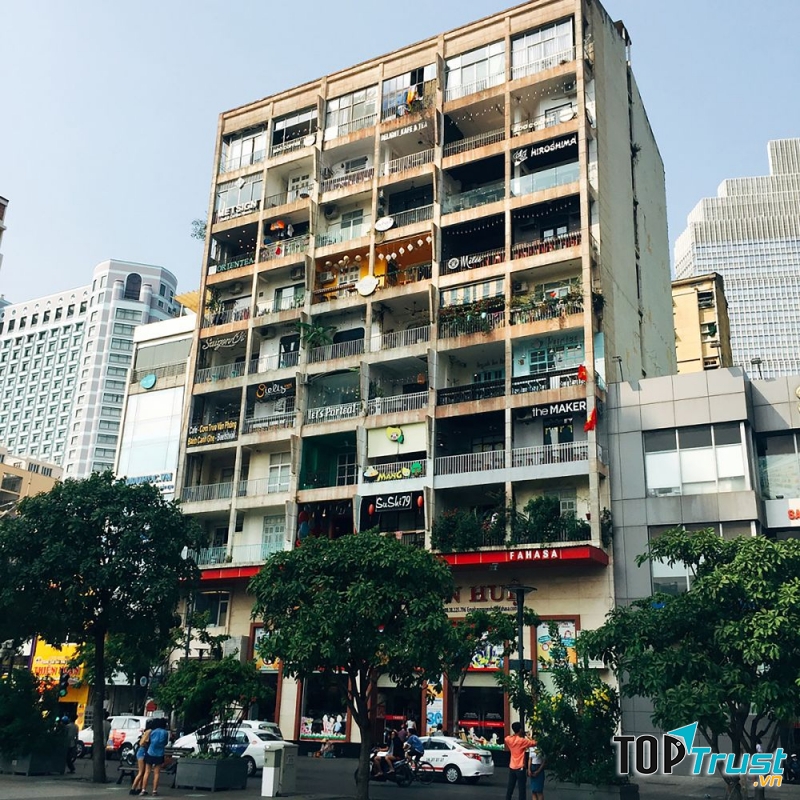 Đường Nguyễn Huệ