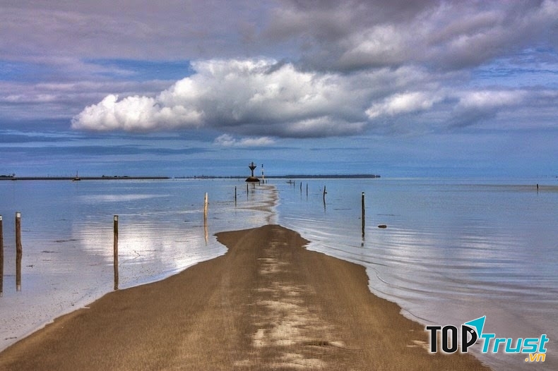 Đường Pasage Du Gois ở Pháp