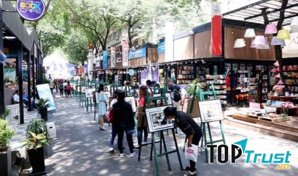 Đường sách Nguyễn Văn Bình