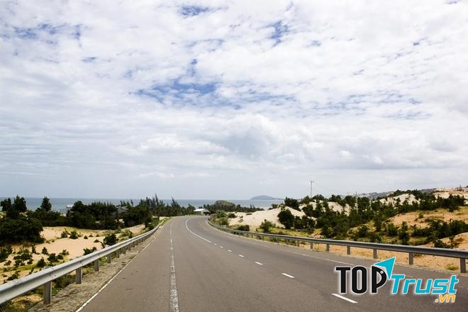 Đường ven biển Phan Thiết - Mũi Né