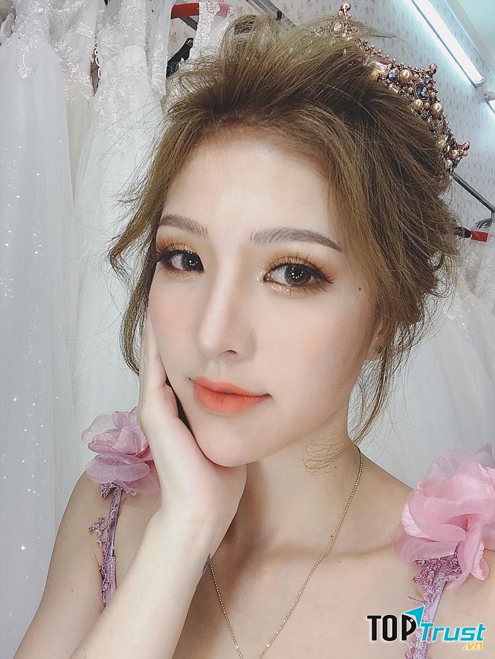 Echi Hải Yến Make Up