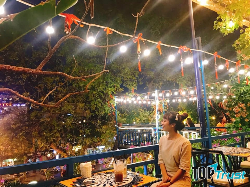 Eden Coffee số 2 Nhà Thờ