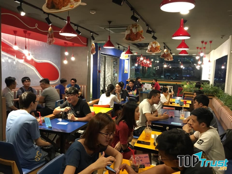 ESC – E.hub Speaking Club