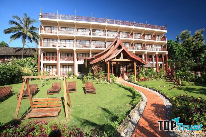 Elephant Crossing Hotel