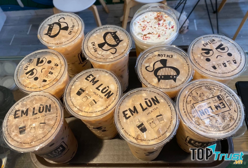 Em Lùn Milk Tea