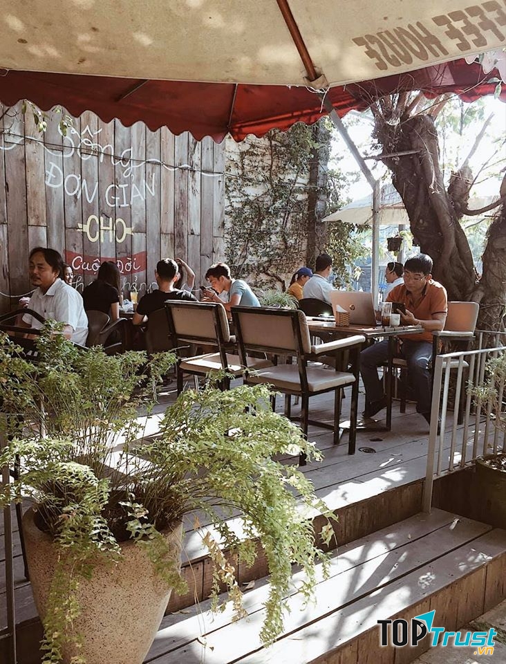 EMPI Coffee House