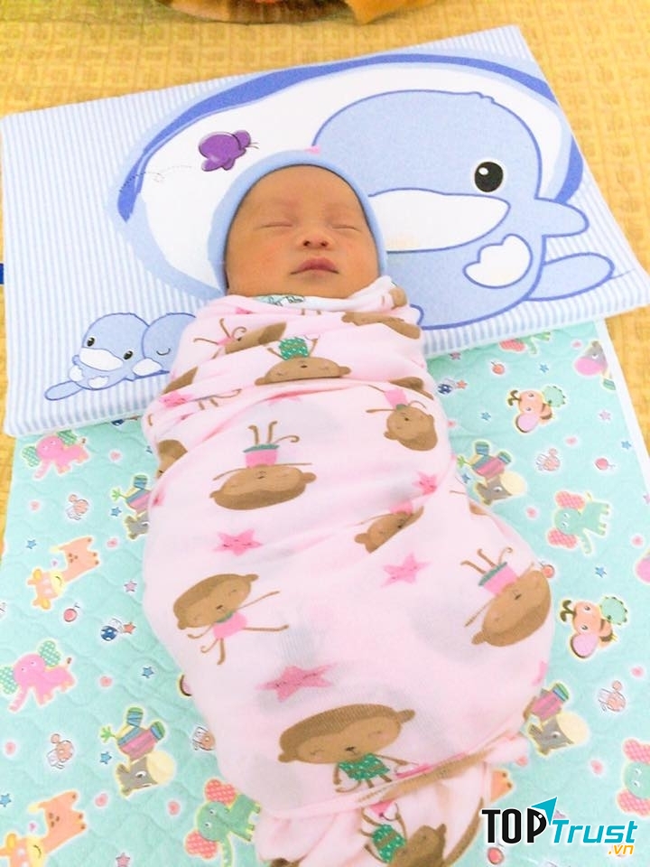 Lovin'Mom - tắm bé tại nhà