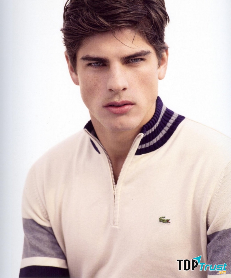 Evandro Soldati với vẻ sức hấp dẫn cực kỳ khó cưỡng