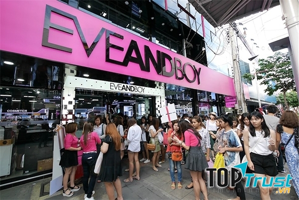 Eva and Boy lúc nào cũng đông khách