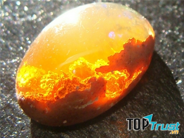Đá opal cam rực ánh mặt trời
