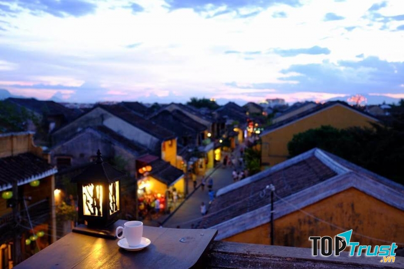 Faifo đem đến cho du khách “một rừng” mái ngói nhuốm màu thời gian
