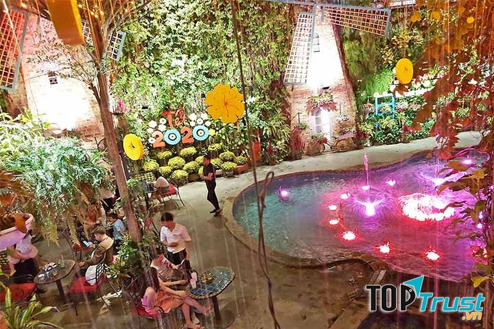 Family Gardens Cafe