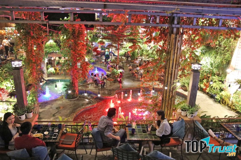 Family Gardens Cafe