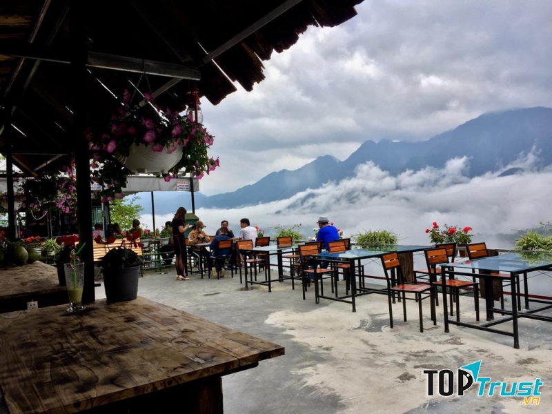 Fansipan Terrace Cafe & Home Stay