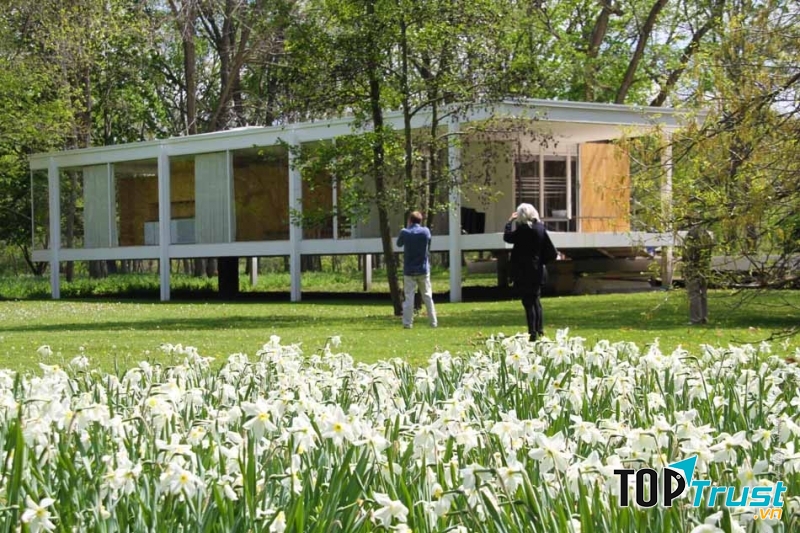 Farnsworth House ở Plano