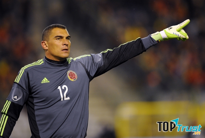 thủ thành kỳ cựu người Colombia Faryd Mondragón