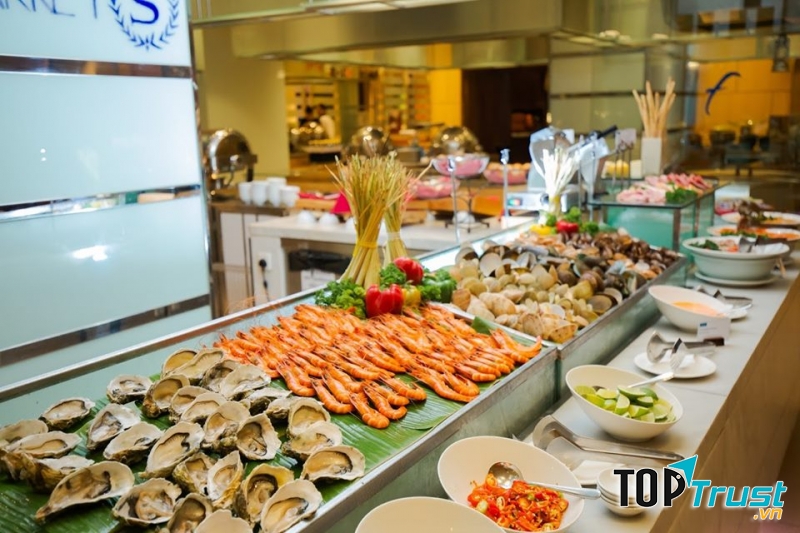 Nhà hàng Feast luôn phục vụ những bữa buffet vô cung chất lượng theo tiêu chuẩn quốc tế