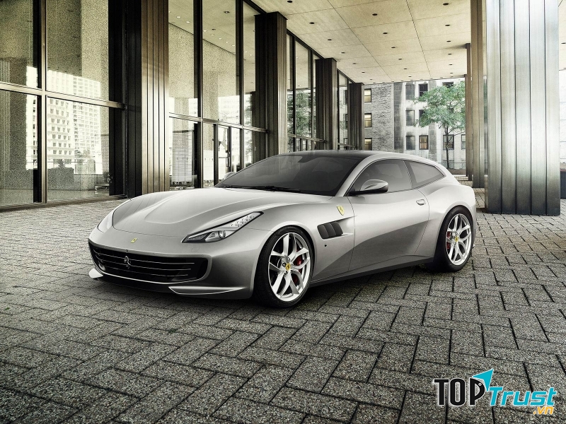 Hình ảnh rò rỉ phần đầu của Ferrari GTC4Lusso T