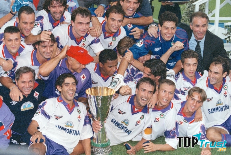 Đội vô địch năm 2001 là Fiorentina