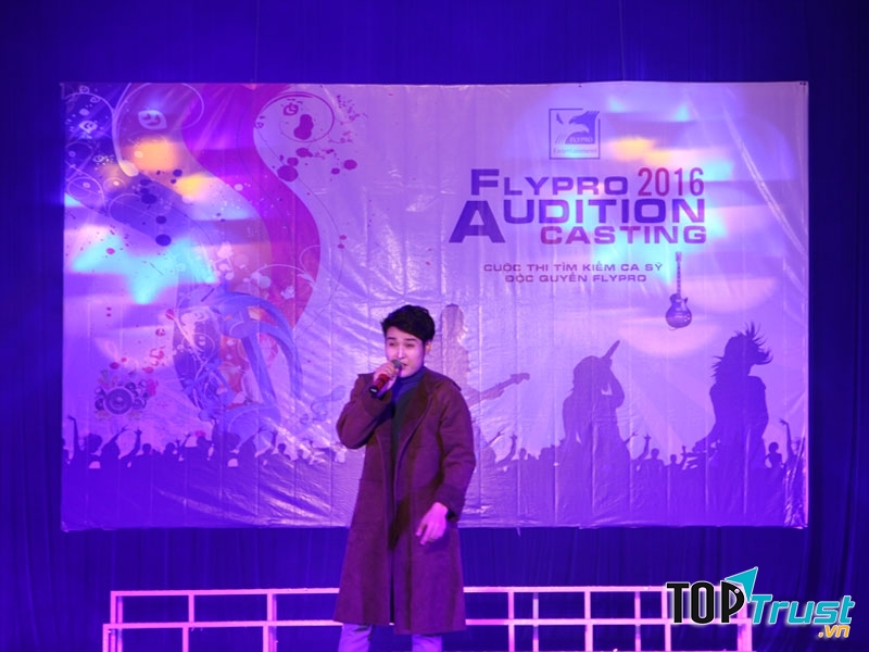 Flypro thu hút khách hàng nhờ mức giá hợp lí.