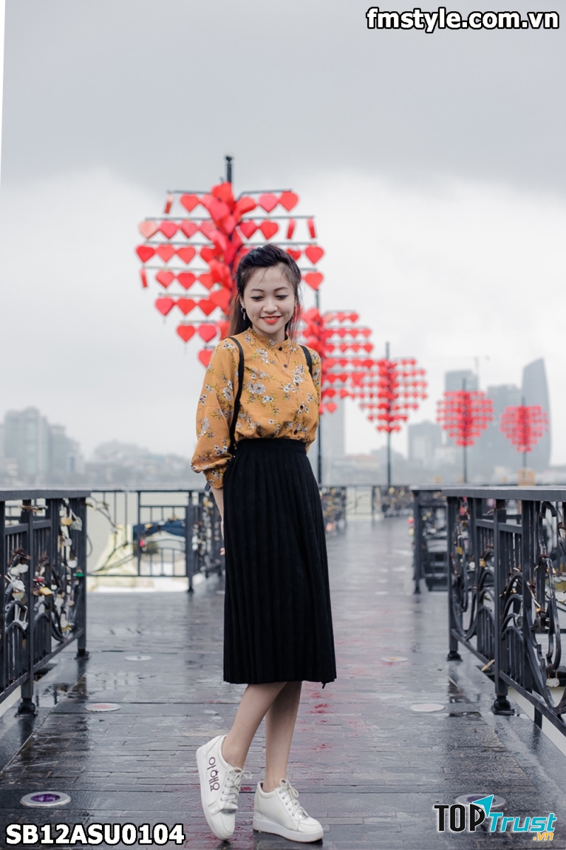 Sơ mi hoa 135.000 đồng