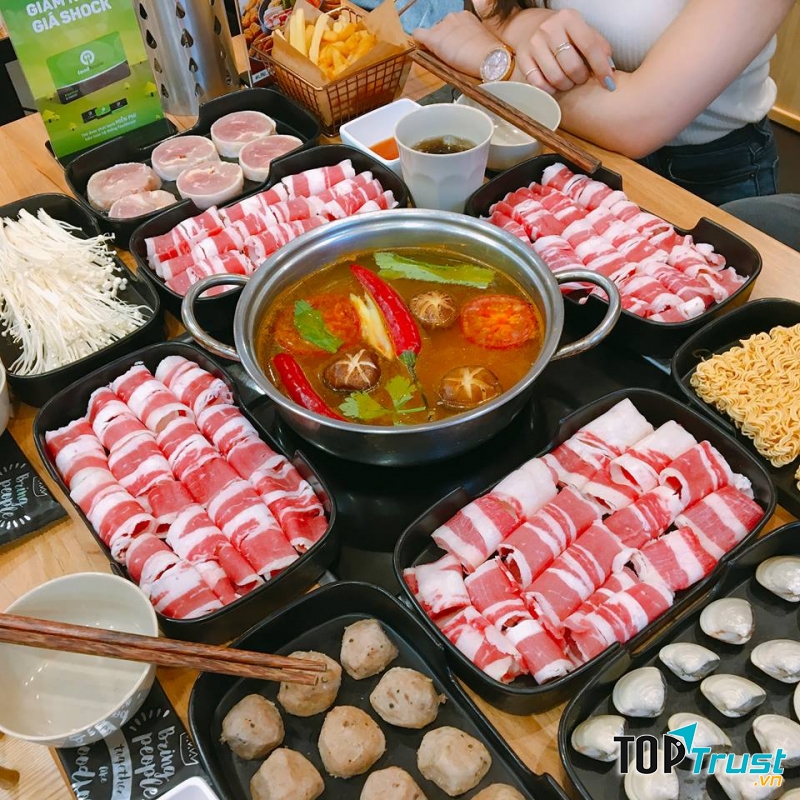 Buffet ngon, hấp dẫn tại nhà hàng
