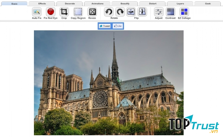 Giao diện FotoFlexer xuất hiện