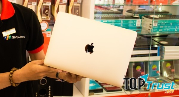 Mua Macbook tại FPTShop