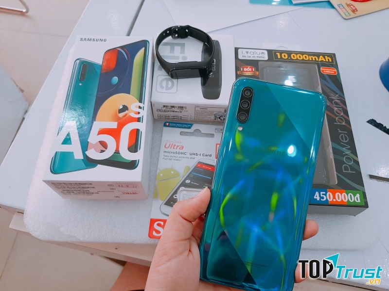 FPTShop 725 Quang Trung