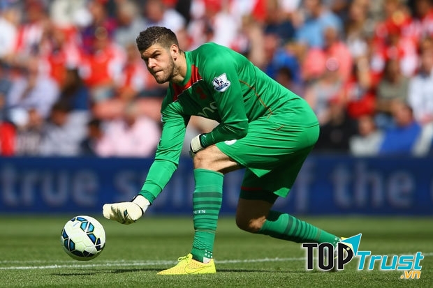 Fraser Forster là chốt chặn đáng tin cậy của Southampton