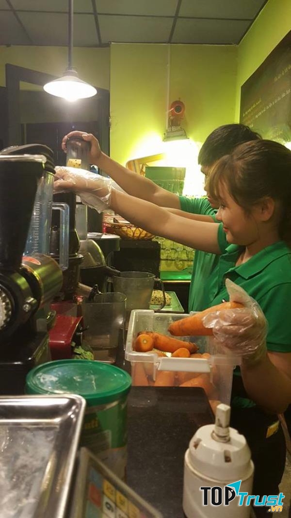 Nước ép được ép trực tiếp tại quầy nha các bạn, đảm bảo nguyên chất 100%