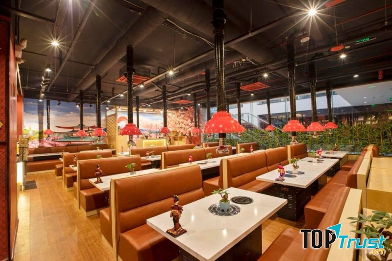 Ấn tượng đầu tiên chính là không gian rất rộng và sang trọng và hiện đại.