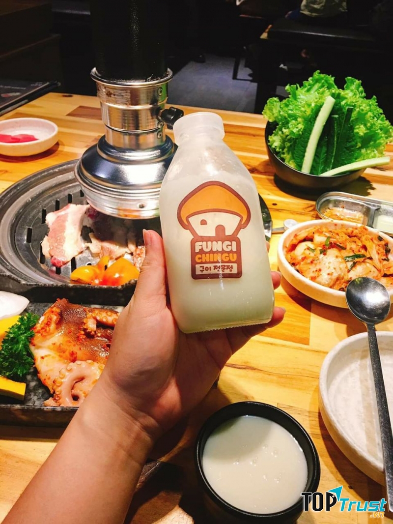 Với tiết trời se lạnh của Đà Lạt, các quán nướng được người dân và khách du lịch cực kì ưu ái.