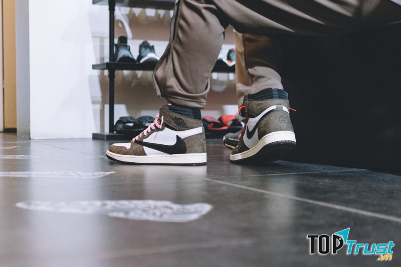 Bạn sẽ dễ dàng tìm được cho mình một đôi sneaker chính hãng và phù hợp với phong cách riêng tại G-Lab