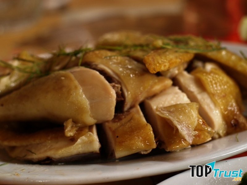 Thịt gà luộc rất bắt mắt